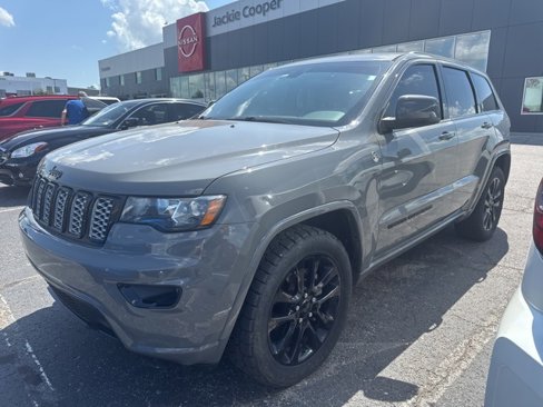 Used 2020 Jeep Grand Cherokee Altitude image 1