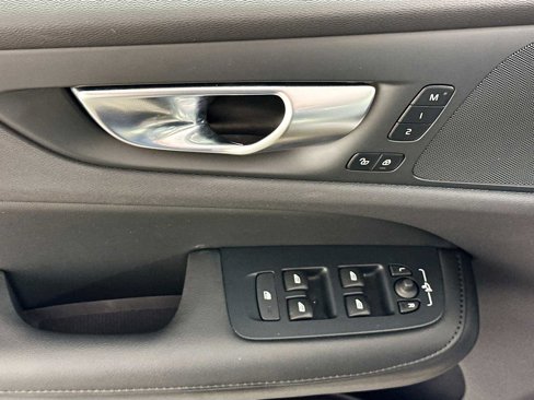 Certified 2025 Volvo S60 B5 Core image 16