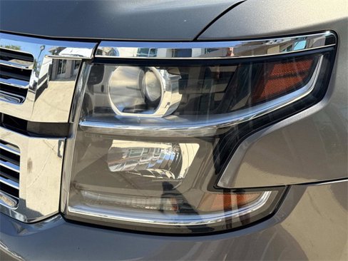 Used 2017 Chevrolet Suburban Premier image 9