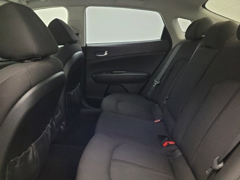 Used 2017 Kia Optima LX w/ Convenience Package image 18