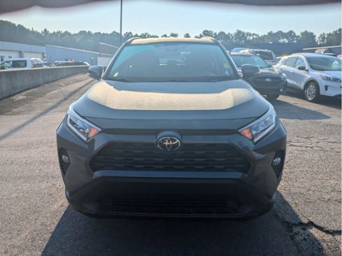 Used 2021 Toyota RAV4 XLE image 3