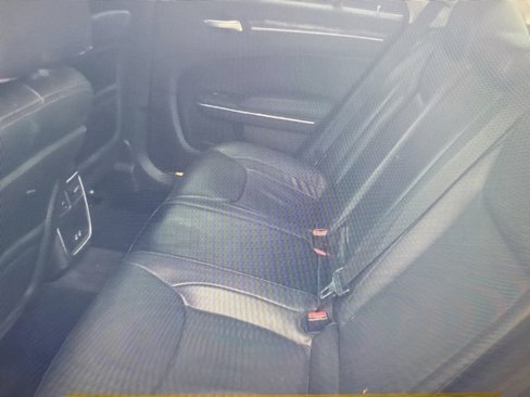 Used 2016 Chrysler 300 Limited image 12
