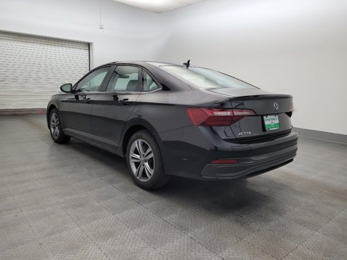 Used 2024 Volkswagen Jetta SE image 5