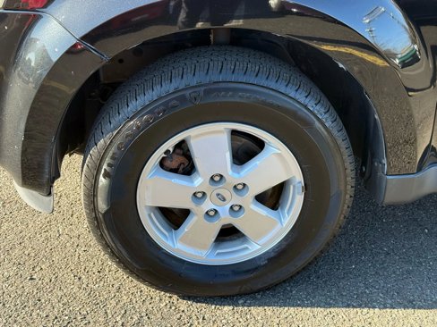 Used 2011 Ford Escape XLT image 30