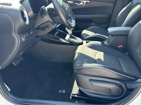 Used 2024 Kia Forte GT-Line w/ GT-Line Premium Package image 9