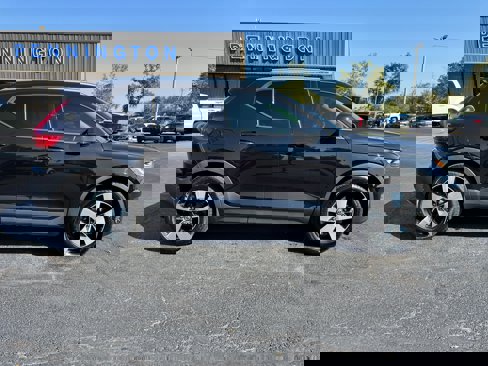 Used 2020 Volvo XC40 T5 Momentum image 8
