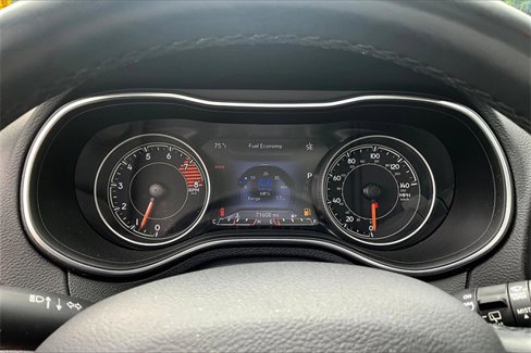 Used 2020 Jeep Cherokee Trailhawk image 13