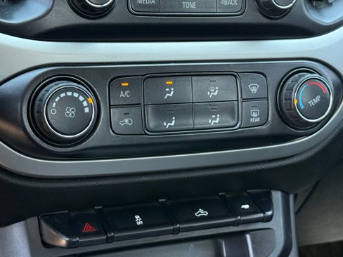 Used 2015 Chevrolet Colorado LT w/ LT Convenience Package image 11