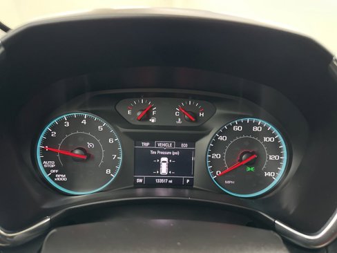 Used 2018 Chevrolet Equinox LT image 42