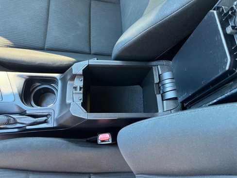 Used 2016 Toyota RAV4 LE image 25