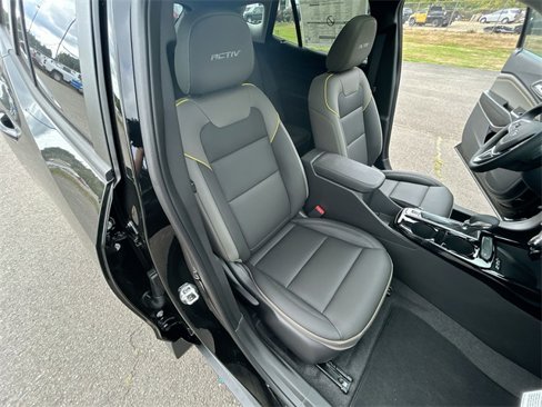 New 2025 Chevrolet Trax ACTIV w/ Sunroof Package image 27