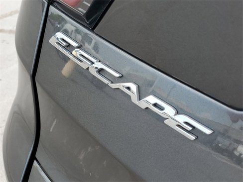 Used 2017 Ford Escape SE w/ Equipment Group 201A image 7