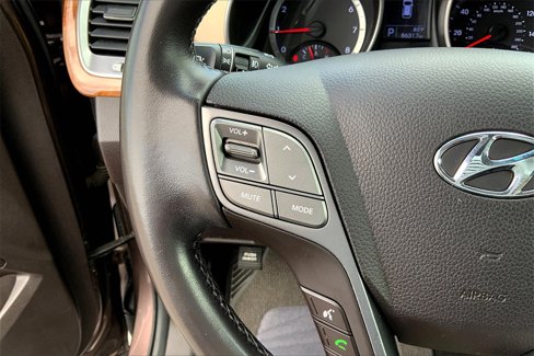 Used 2014 Hyundai Santa Fe GLS image 10
