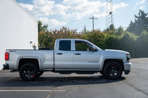 Used 2018 Chevrolet Silverado 1500 LT w/ Redline Edition image 9