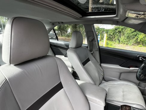 Used 2014 Toyota Camry XLE image 45