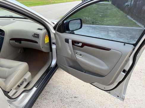 Used 2004 Volvo XC70 image 35