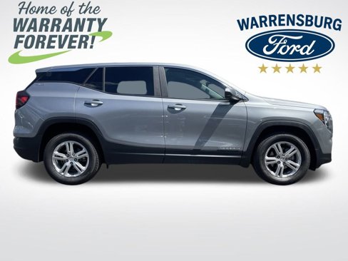 Used 2024 GMC Terrain SLE image 9