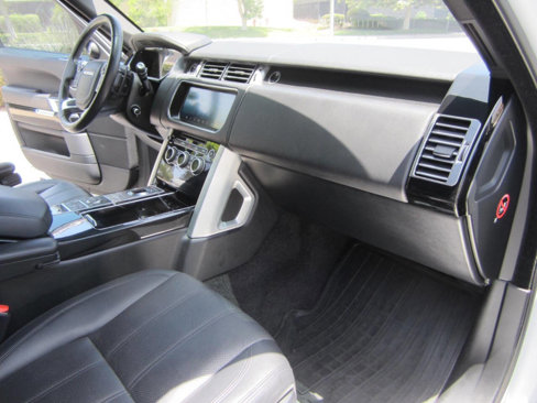 Used 2017 Land Rover Range Rover HSE image 22