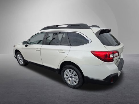 Used 2018 Subaru Outback 2.5i Premium image 6