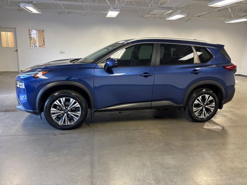 Used 2022 Nissan Rogue SV w/ SV Premium Package image 2