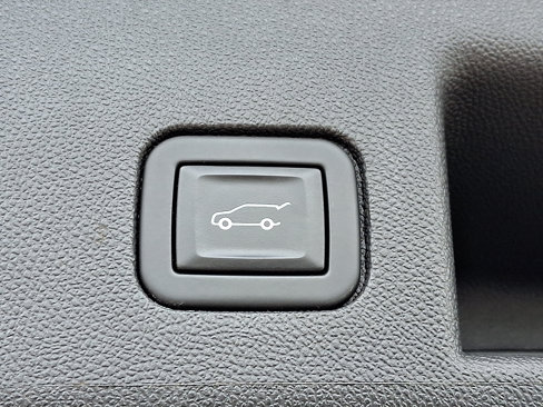 Certified 2022 Chevrolet Equinox RS w/ RS Leather Package image 32