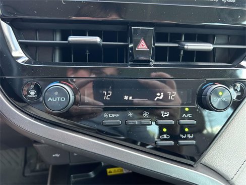 Used 2022 Toyota Camry XLE image 24