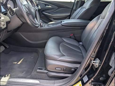 Used 2019 Buick Envision Essence image 9