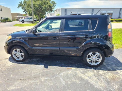 Used 2011 Kia Soul + image 9