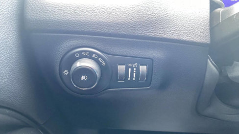 Used 2018 Jeep Compass Latitude image 17