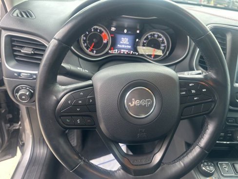Used 2019 Jeep Cherokee Trailhawk w/ Cold Weather Group image 21