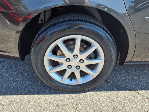 Used 2008 Buick Lucerne CXL image 32