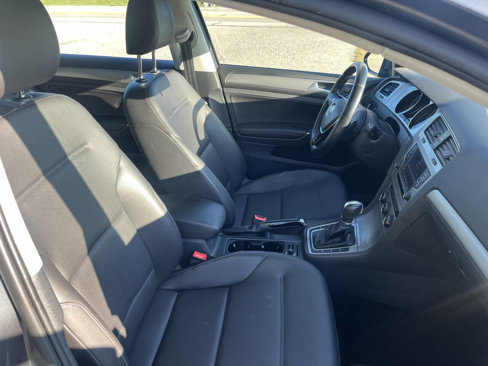 Used 2016 Volkswagen Golf Limited Edition image 30