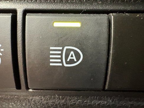 Used 2023 Toyota Corolla LE image 14