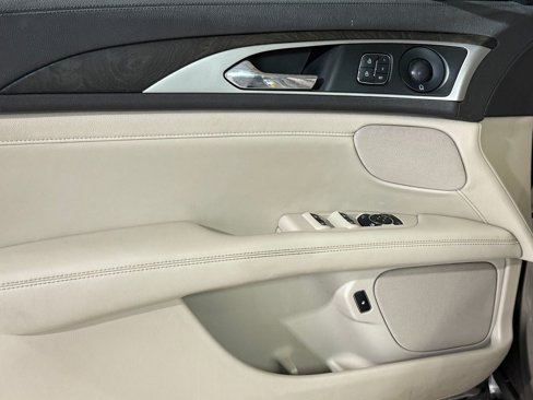 Used 2020 Lincoln MKZ Reserve w/ Elements Package image 10
