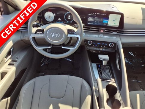 Certified 2024 Hyundai Elantra SEL image 17