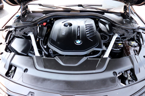 Used 2018 BMW 740i xDrive image 43