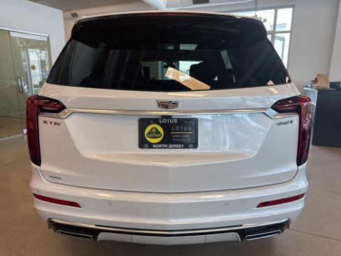 Used 2025 Cadillac XT6 Luxury image 17