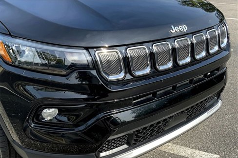 Used 2022 Jeep Compass Limited image 29
