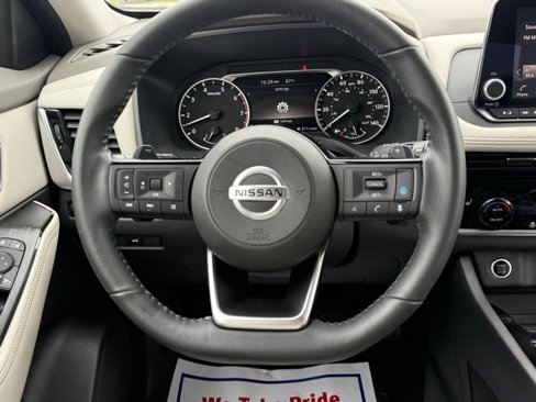 Certified 2021 Nissan Rogue SV w/ Premium Package image 25