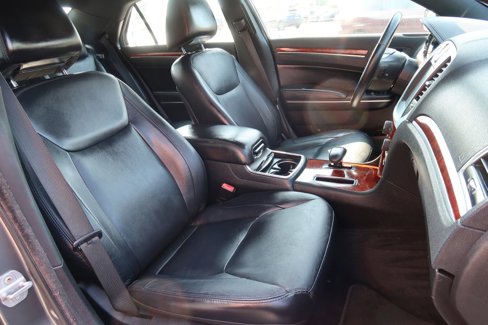 Used 2012 Chrysler 300 Limited image 9