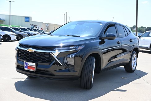 Used 2025 Chevrolet Trax LS w/ LS Convenience Package image 8