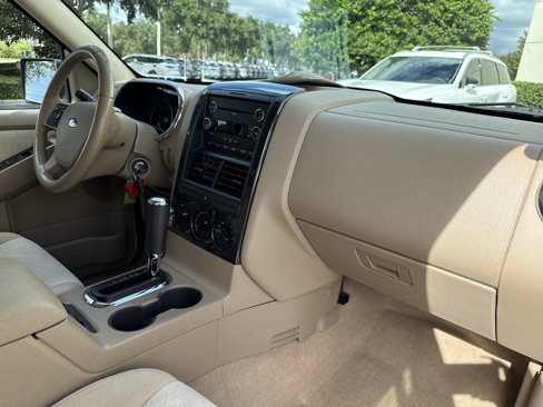 Used 2008 Ford Explorer XLT image 16