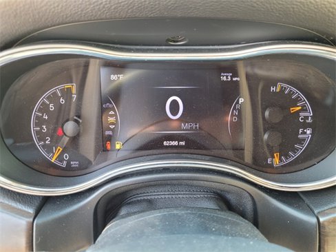 Used 2018 Jeep Grand Cherokee Laredo image 30