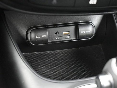 Used 2015 Kia Soul + image 19
