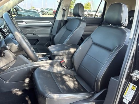 Used 2023 Volkswagen Atlas SE w/ Black Wheel Package image 18