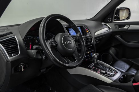 Used 2017 Audi Q5 2.0T Premium Plus w/ Technology Package image 8