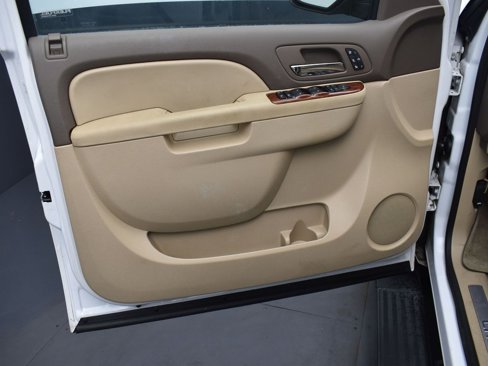 Used 2013 Chevrolet Suburban LTZ image 11