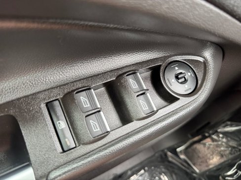 Used 2017 Ford Escape Titanium image 22