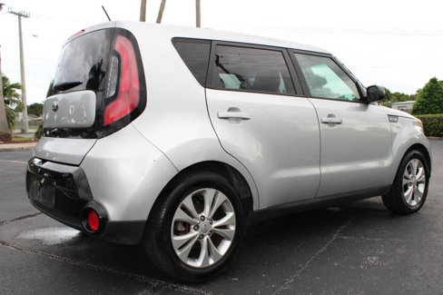 Used 2016 Kia Soul + image 15