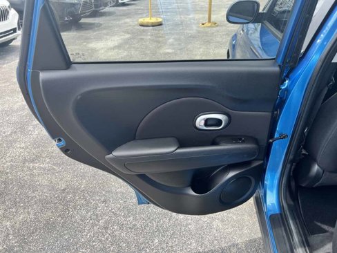 Used 2016 Kia Soul + w/ Designer's Package image 18